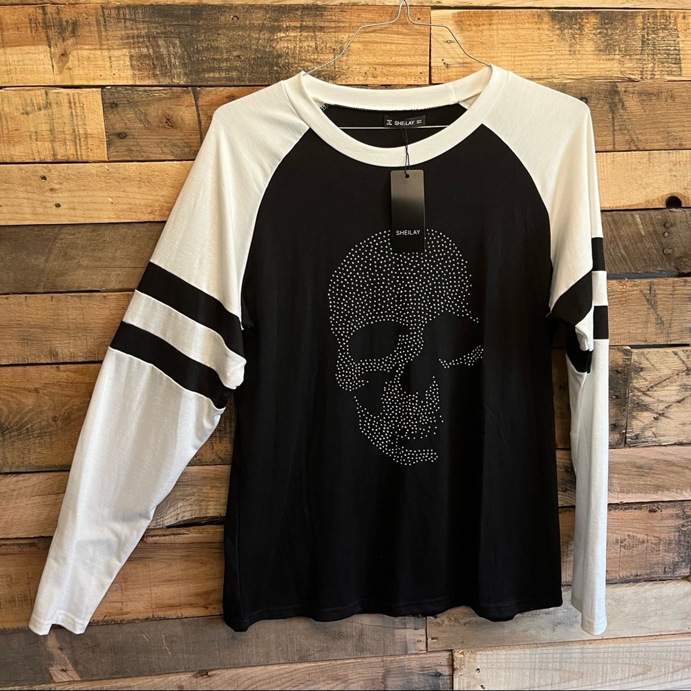 NWT rhinestone skull raglan shirt